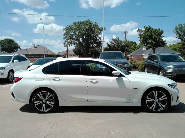 Used 2022 BMW 330e w/ Driving Assistance Package RWD image 5