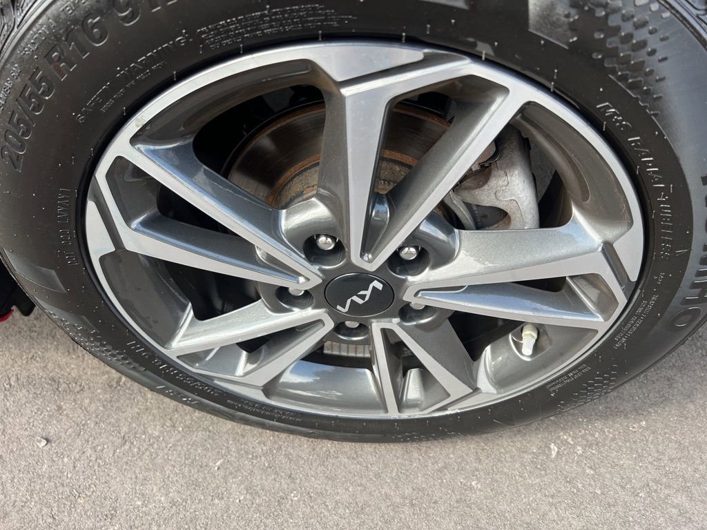 Certified 2023 Kia Forte LXS image 41