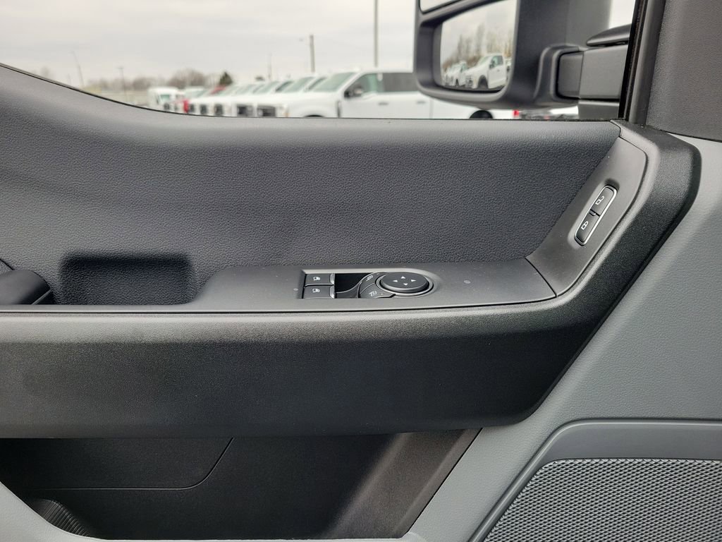 New 2026 Ford F550 4x4 Regular Cab Super Duty image 15