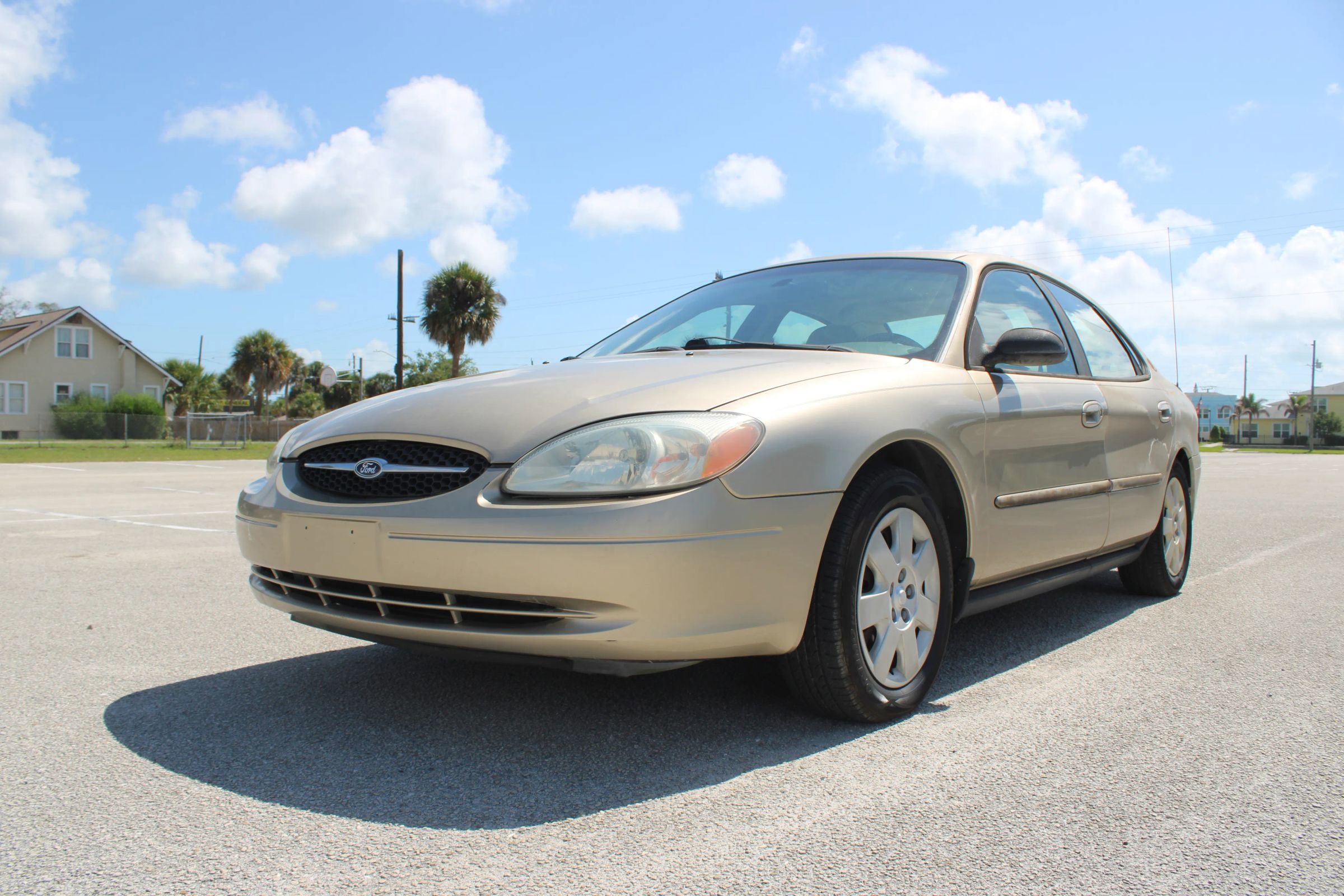 Used 2001 Ford Taurus LX FWD image 4
