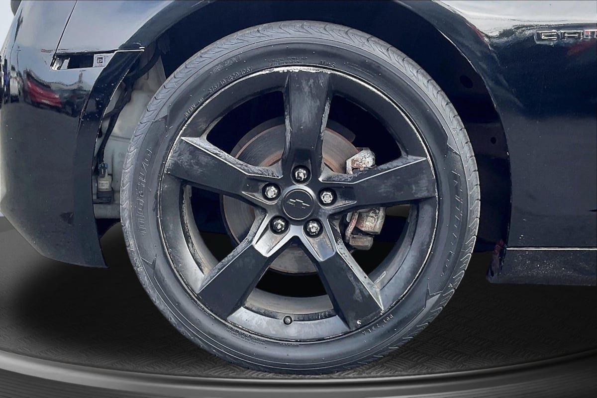 Used 2010 Chevrolet Camaro LT w/ RS Package RWD image 9