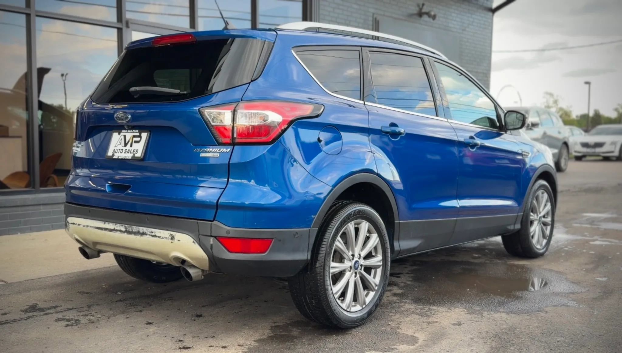 Used 2018 Ford Escape Titanium AWD/4WD image 2