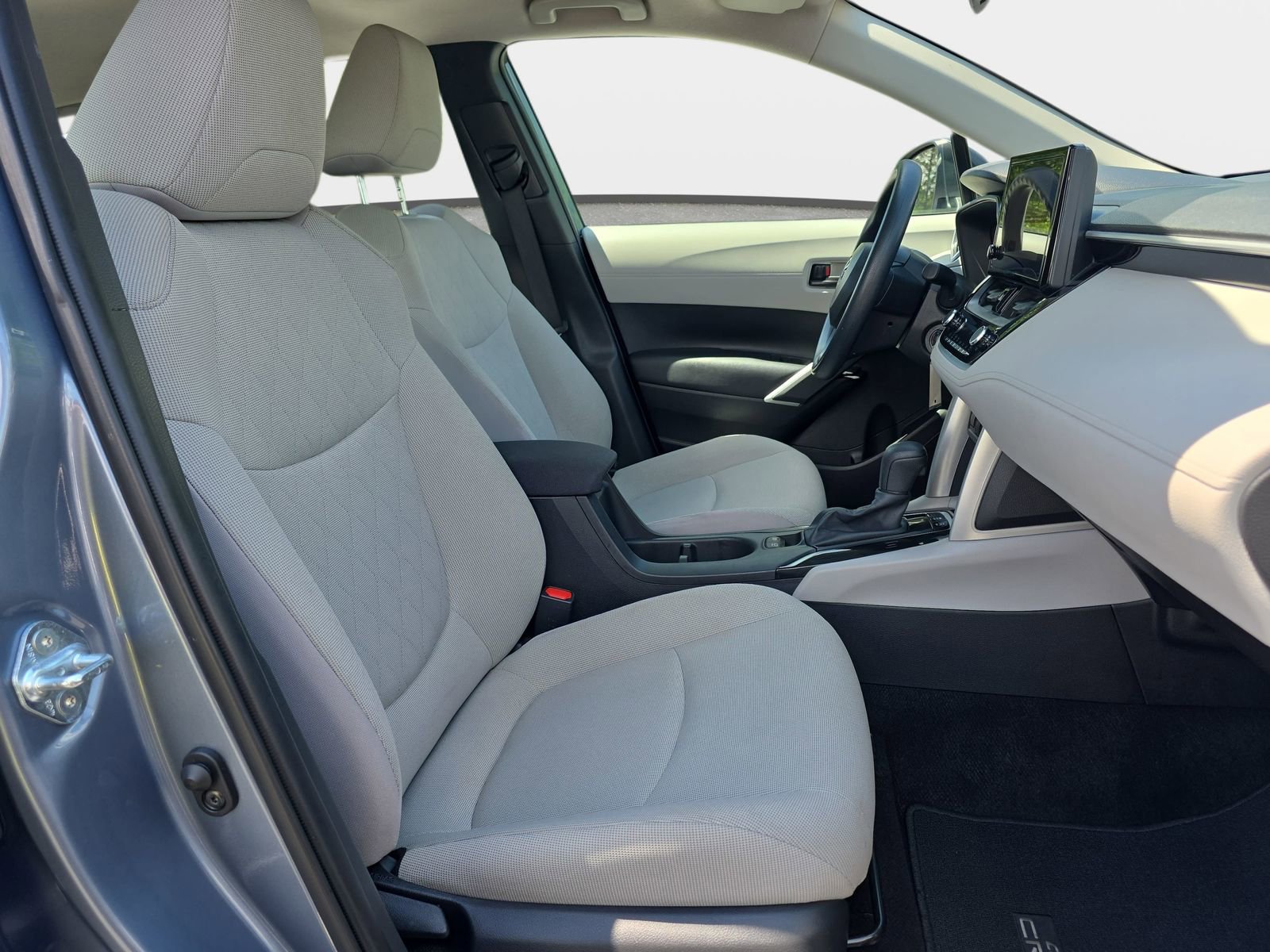 Used 2024 Toyota Corolla Cross L FWD image 10