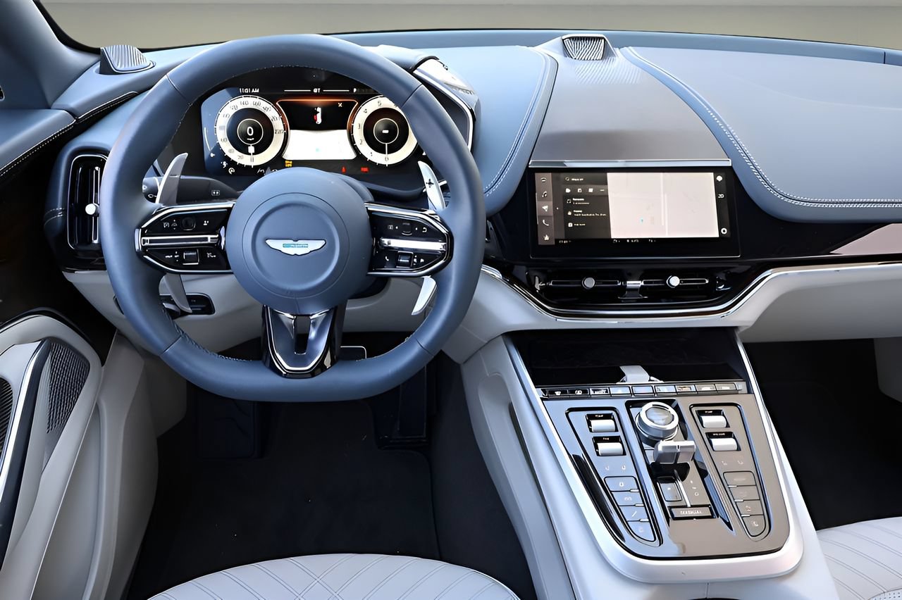 Used 2025 Aston Martin DBX 707 AWD/4WD image 14