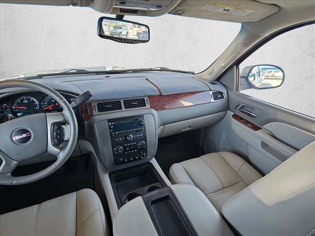 Used 2011 GMC Yukon SLT w/ SLT-2 Equipment Package AWD/4WD image 11