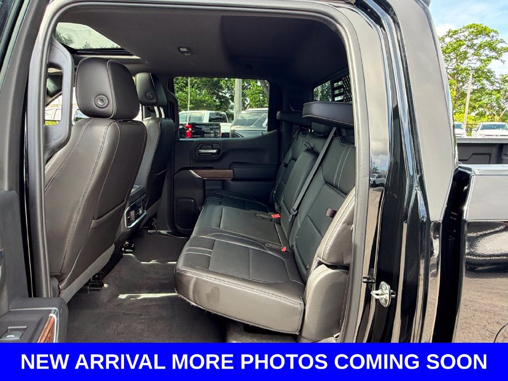 Used 2019 Chevrolet Silverado 1500 High Country w/ Technology Package AWD/4WD image 12