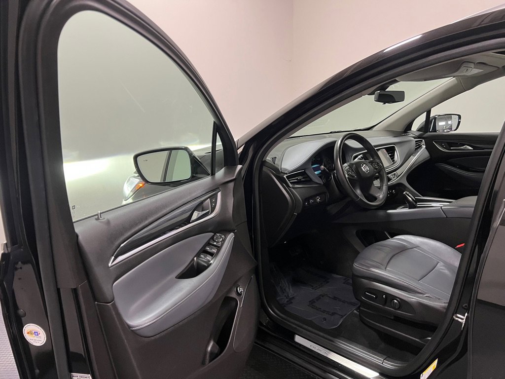 Used 2018 Buick Enclave Essence image 10