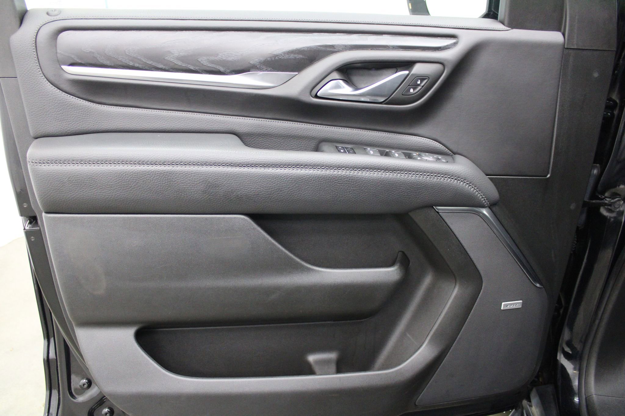 Used 2022 GMC Yukon XL Denali AWD/4WD image 13