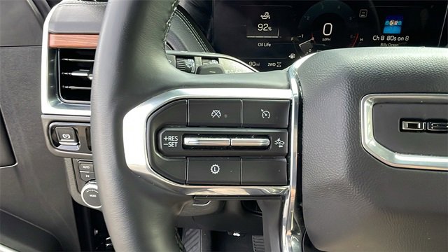 Used 2025 GMC Yukon XL Denali image 24