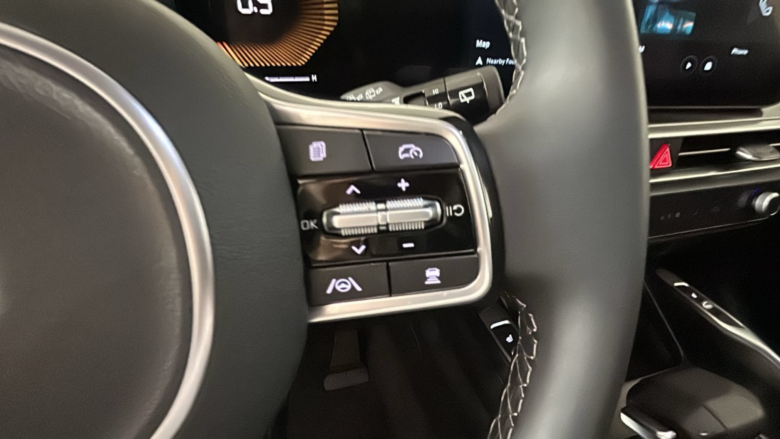 Used 2025 Kia Sorento S w/ Panoramic Sunroof Package FWD image 17
