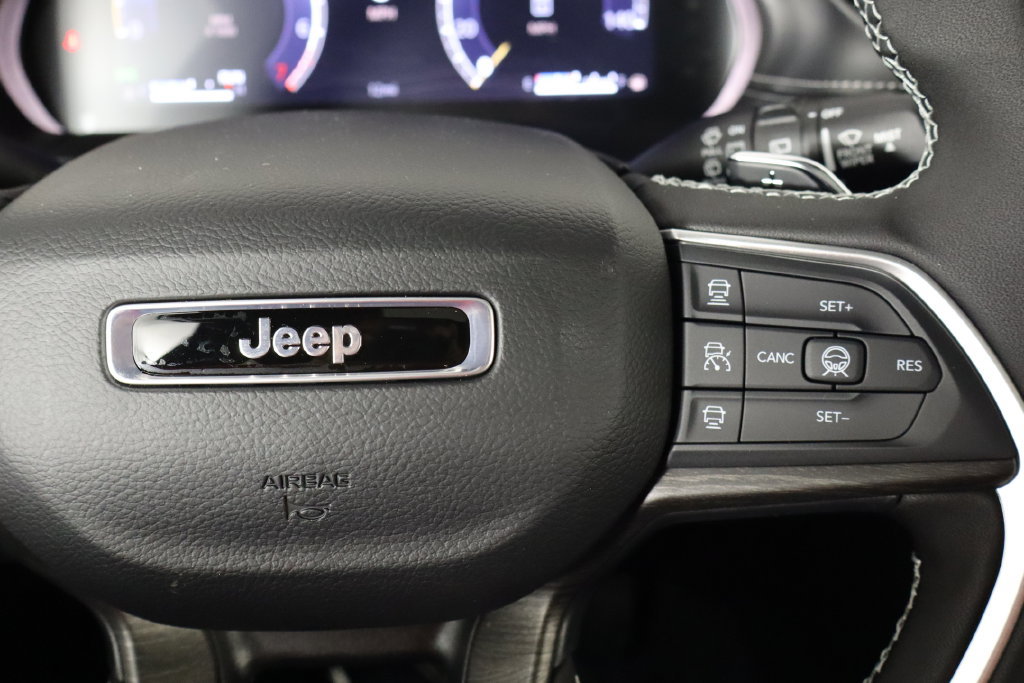 New 2026 Jeep Grand Cherokee Altitude AWD/4WD image 10