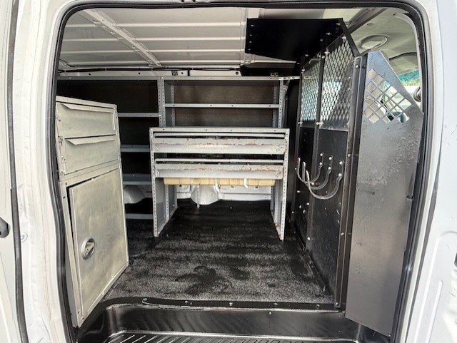 Used 2009 Ford E-350 and Econoline 350 Super Duty image 11