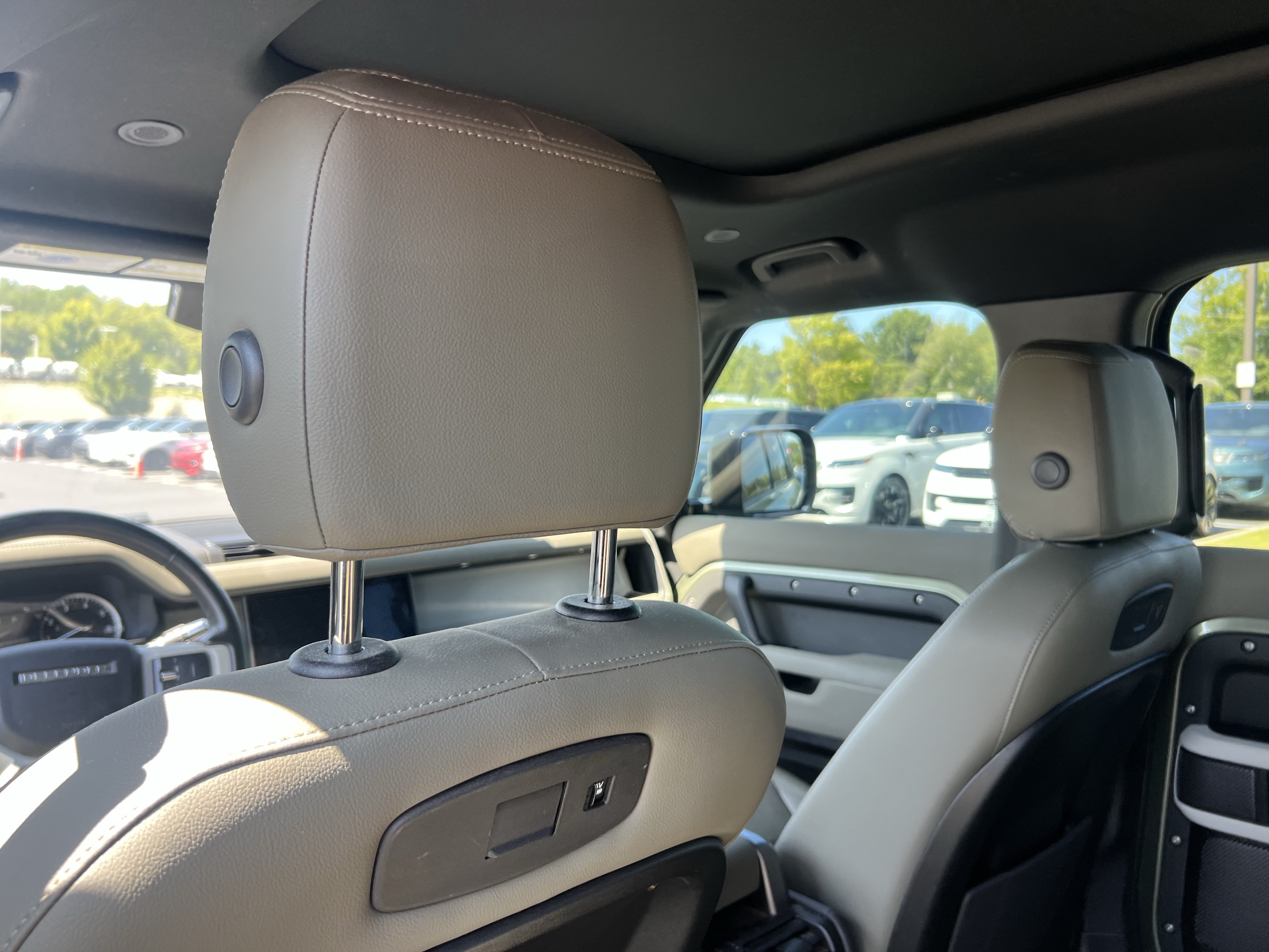 Used 2022 Land Rover Defender 110 SE AWD/4WD image 23