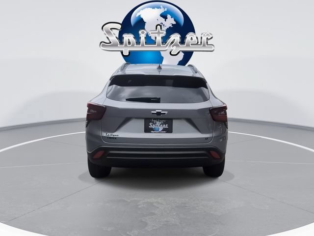 New 2026 Chevrolet Trax LT w/ Midnight Edition FWD image 8