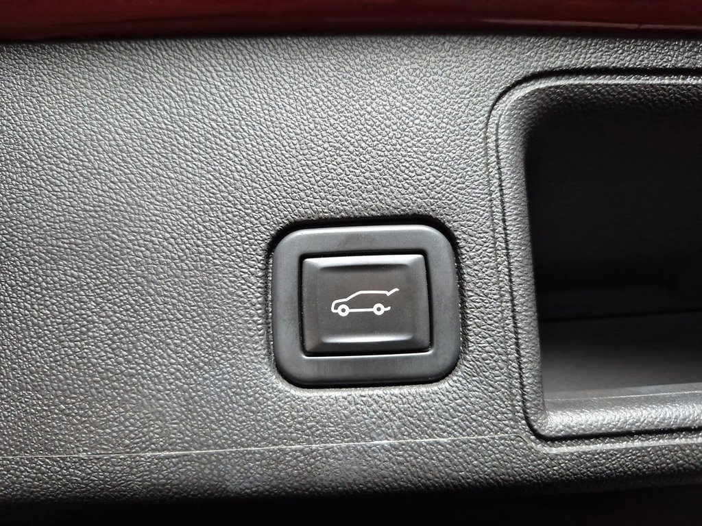Certified 2021 GMC Terrain SLT image 12