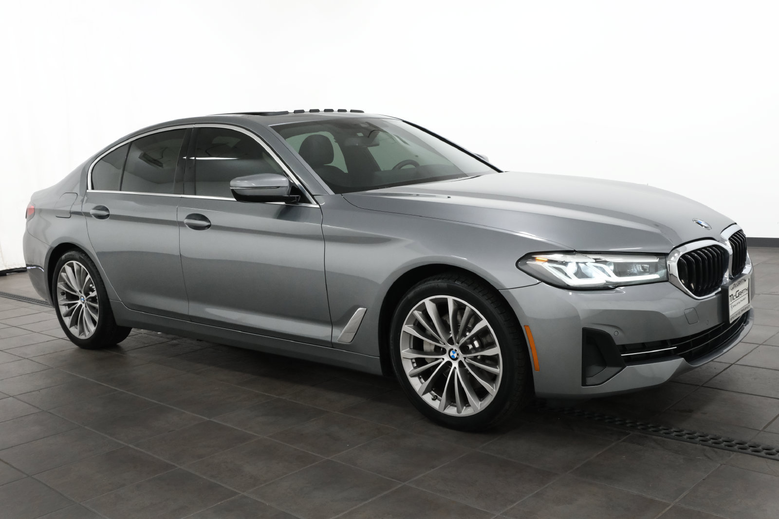 Used 2023 BMW 530i xDrive w/ Premium Package AWD/4WD image 7