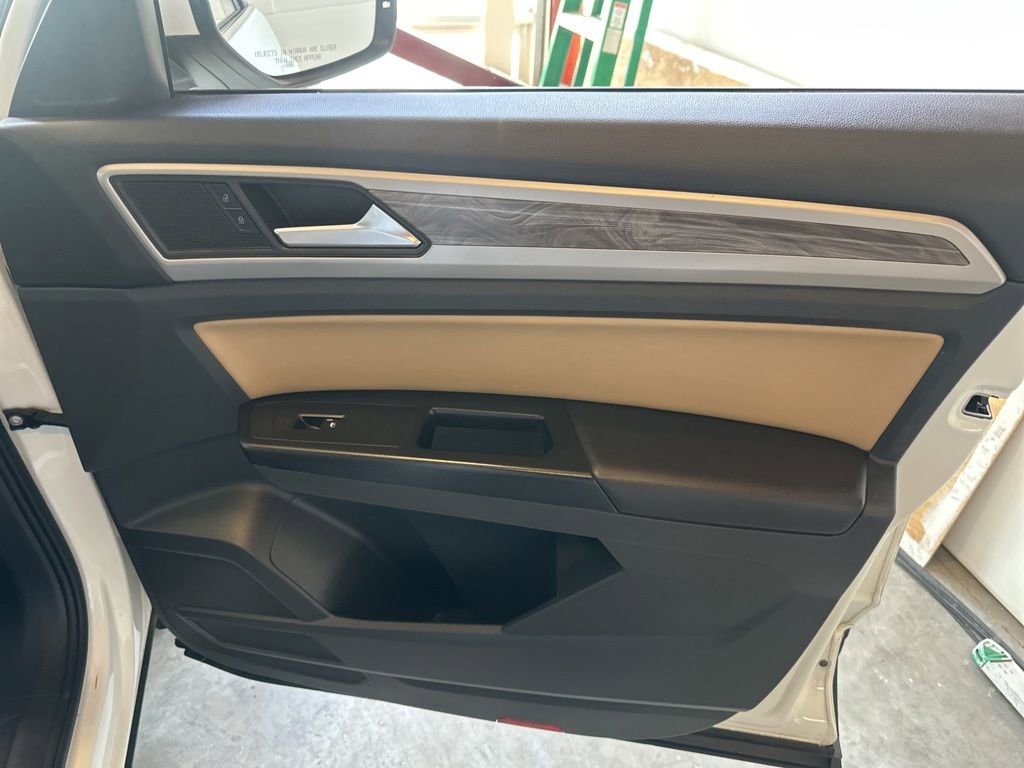 Used 2020 Volkswagen Atlas Cross Sport SE w/ Panoramic Sunroof Package AWD/4WD image 35