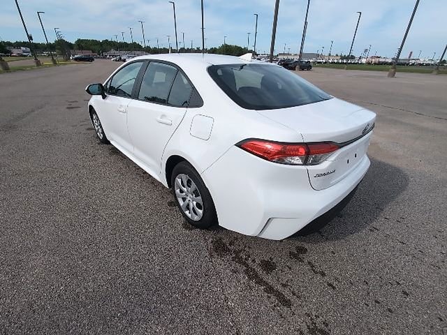 Used 2024 Toyota Corolla LE FWD image 8