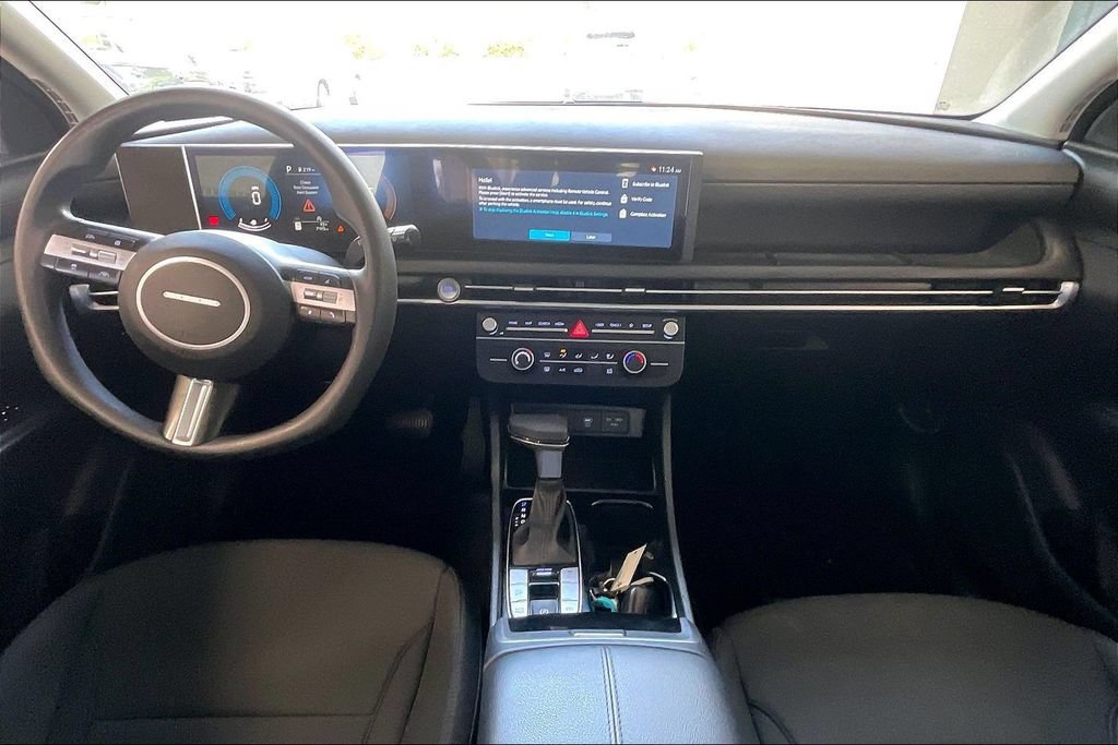 Used 2025 Hyundai Tucson SE FWD image 6
