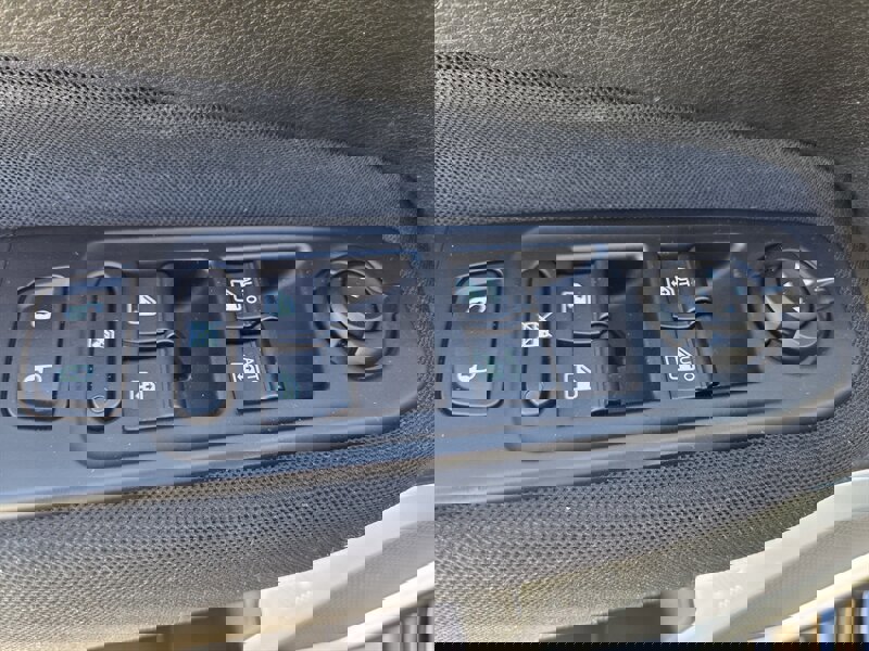 Used 2019 Jeep Renegade Latitude w/ Cold Weather Group image 14