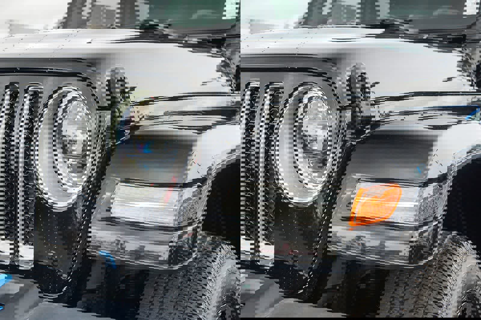 Used 2023 Jeep Wrangler Sahara image 8