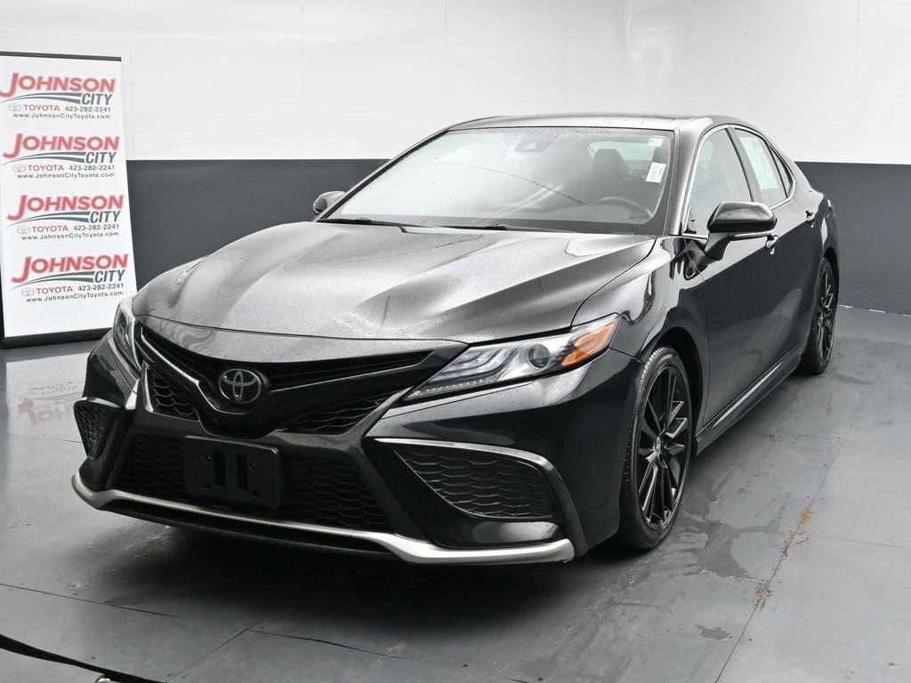 Used 2023 Toyota Camry XSE image 4