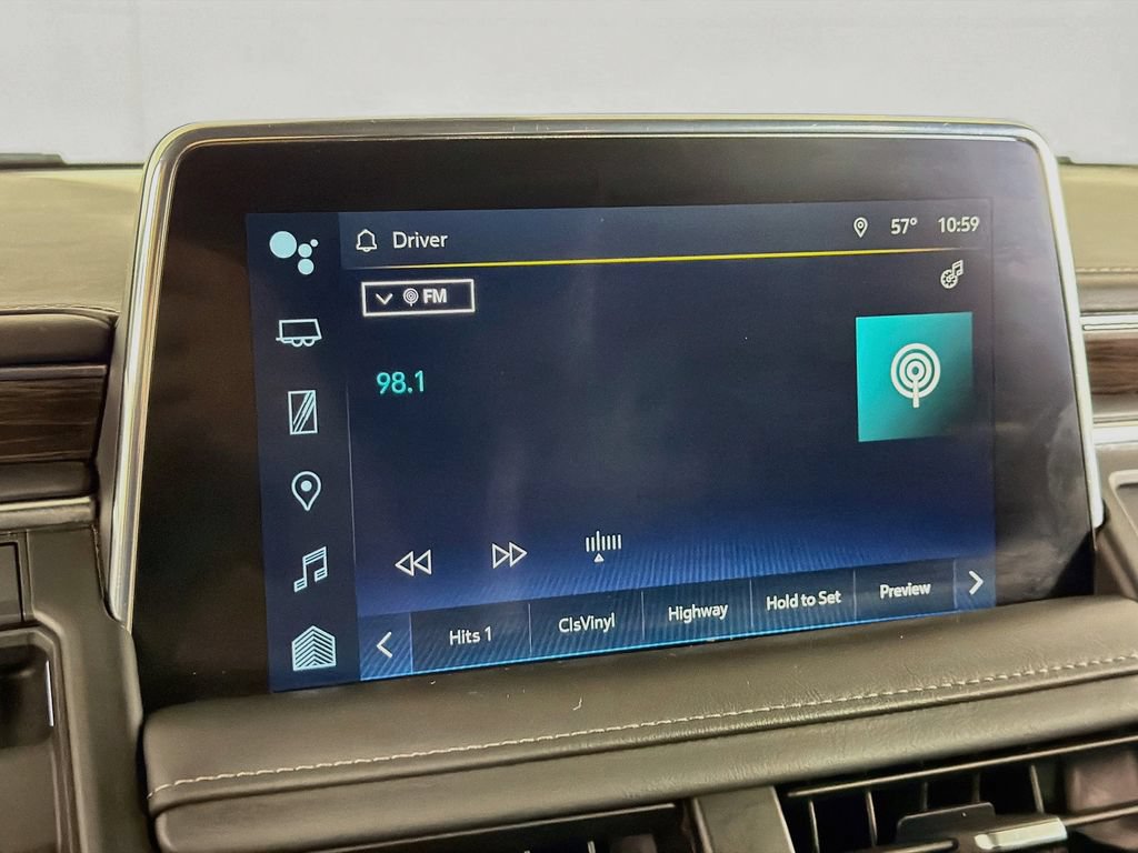 Used 2022 Chevrolet Suburban LT AWD/4WD image 15