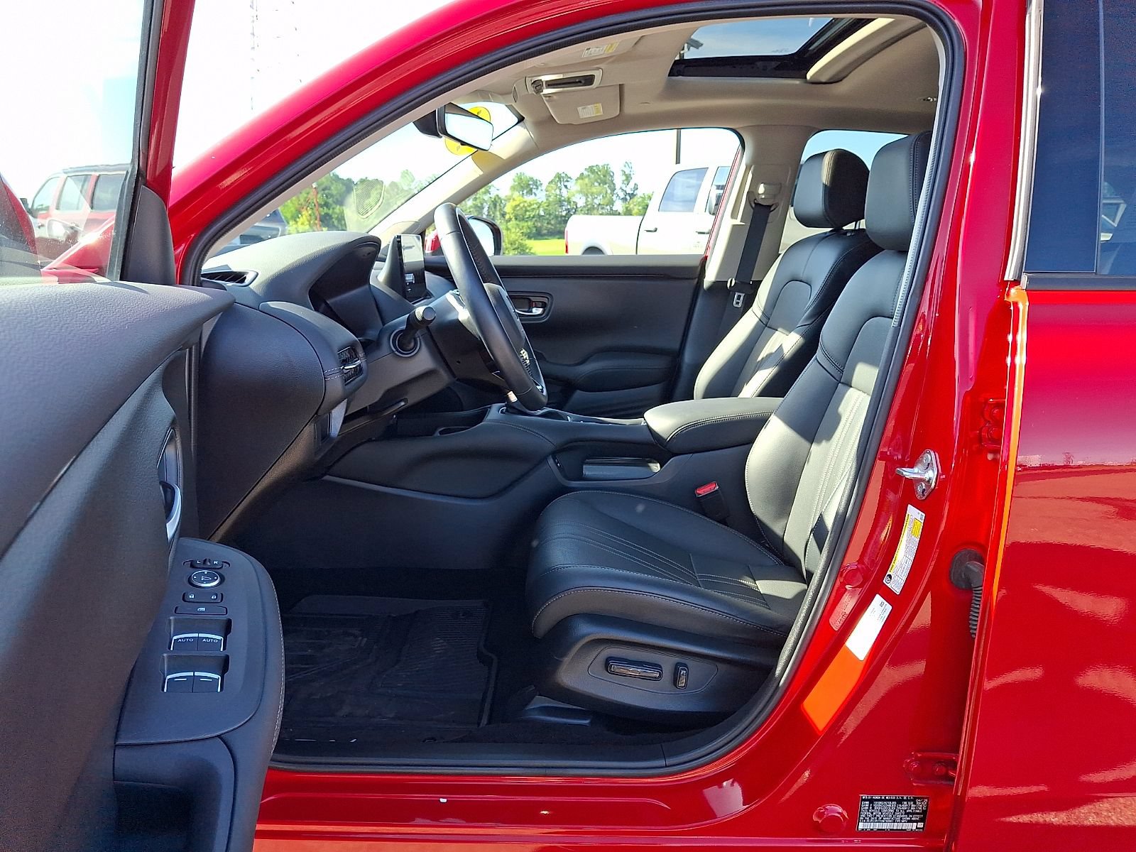Used 2025 Honda HR-V EX-L image 14