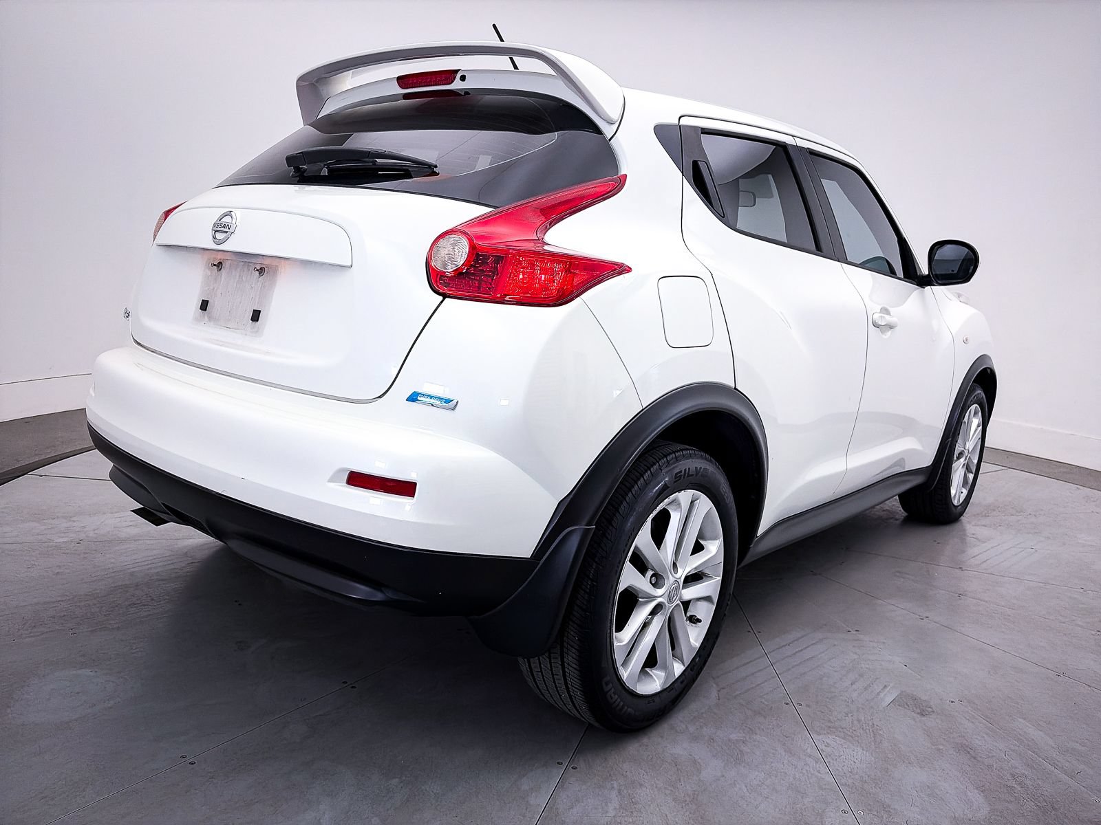 Used 2014 Nissan Juke S FWD image 9