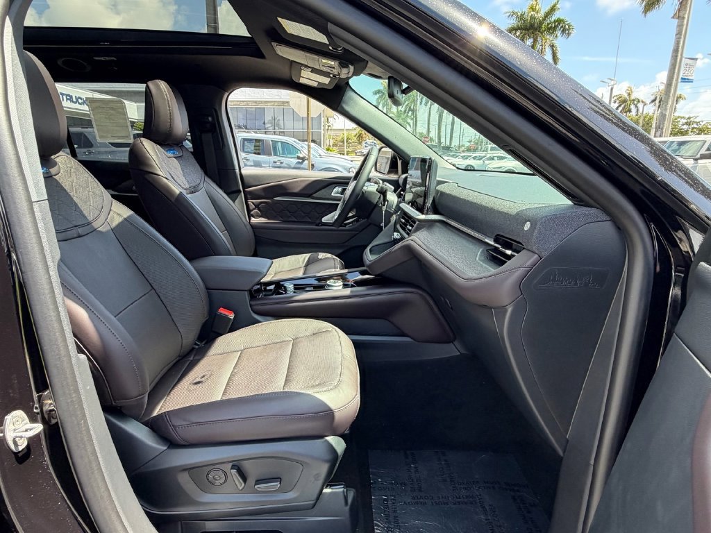 New 2026 Ford Explorer Platinum w/ LUX Leather Package AWD/4WD image 7