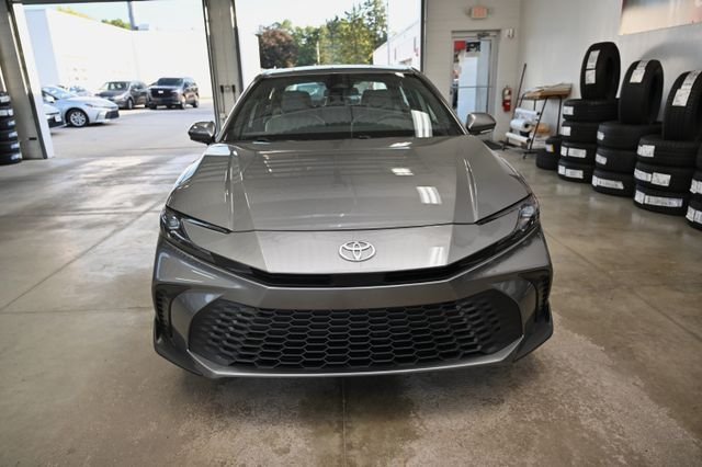 New 2026 Toyota Camry SE FWD image 2