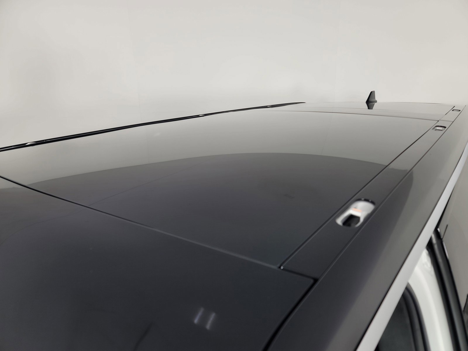 Used 2024 Rivian R1S Adventure image 13
