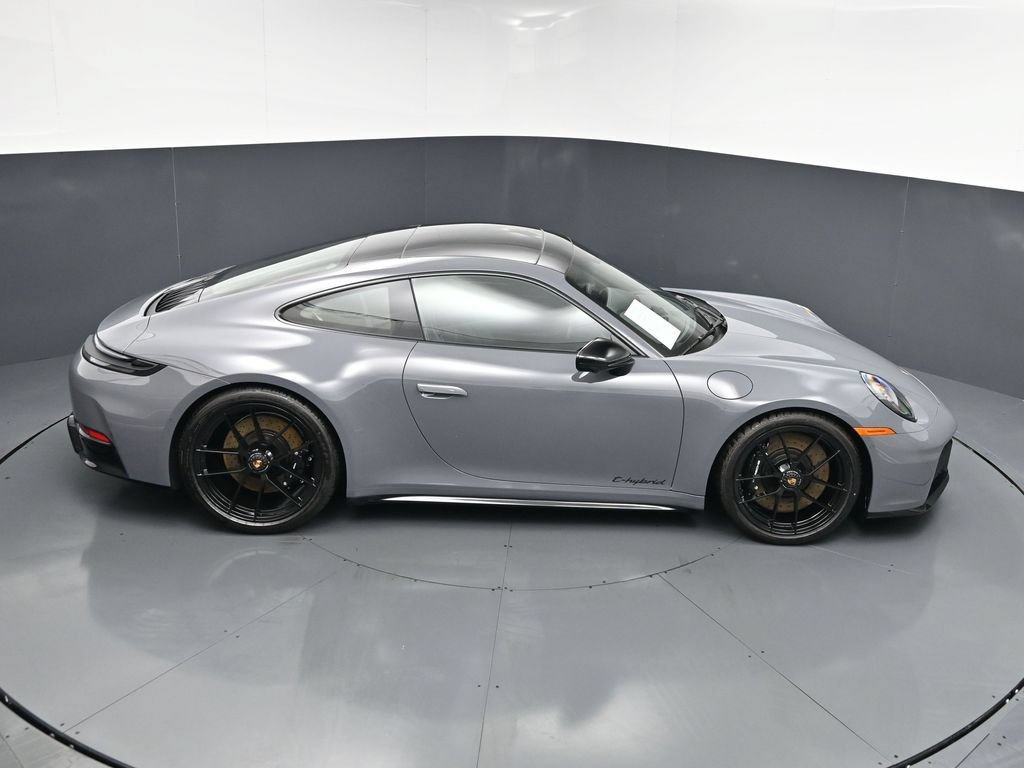Certified 2026 Porsche 911 Carrera 4 GTS AWD/4WD image 17