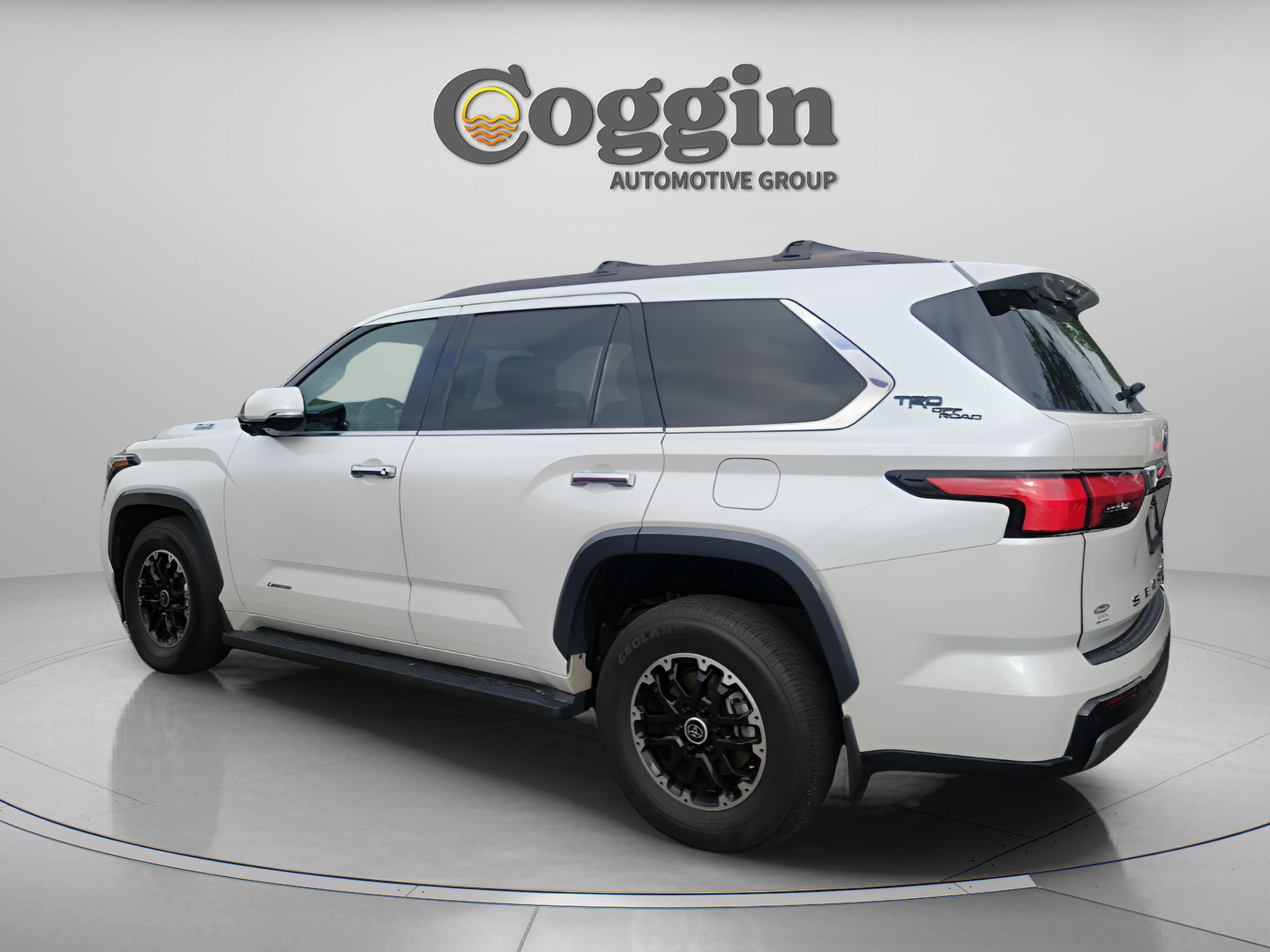 Used 2023 Toyota Sequoia Limited w/ TRD Off-Road Package AWD/4WD image 3