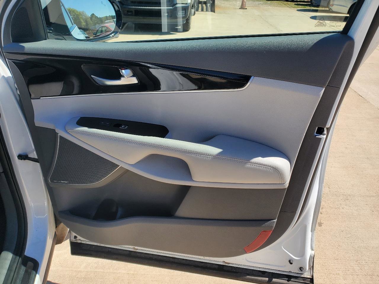 Used 2019 Kia Sorento SX w/ SX Touring Package image 5