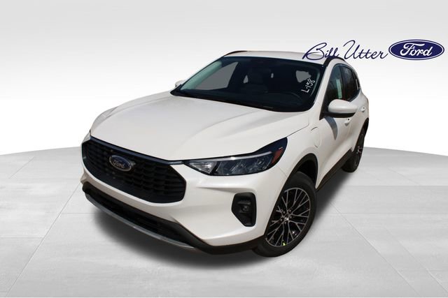 New 2025 Ford Escape SE