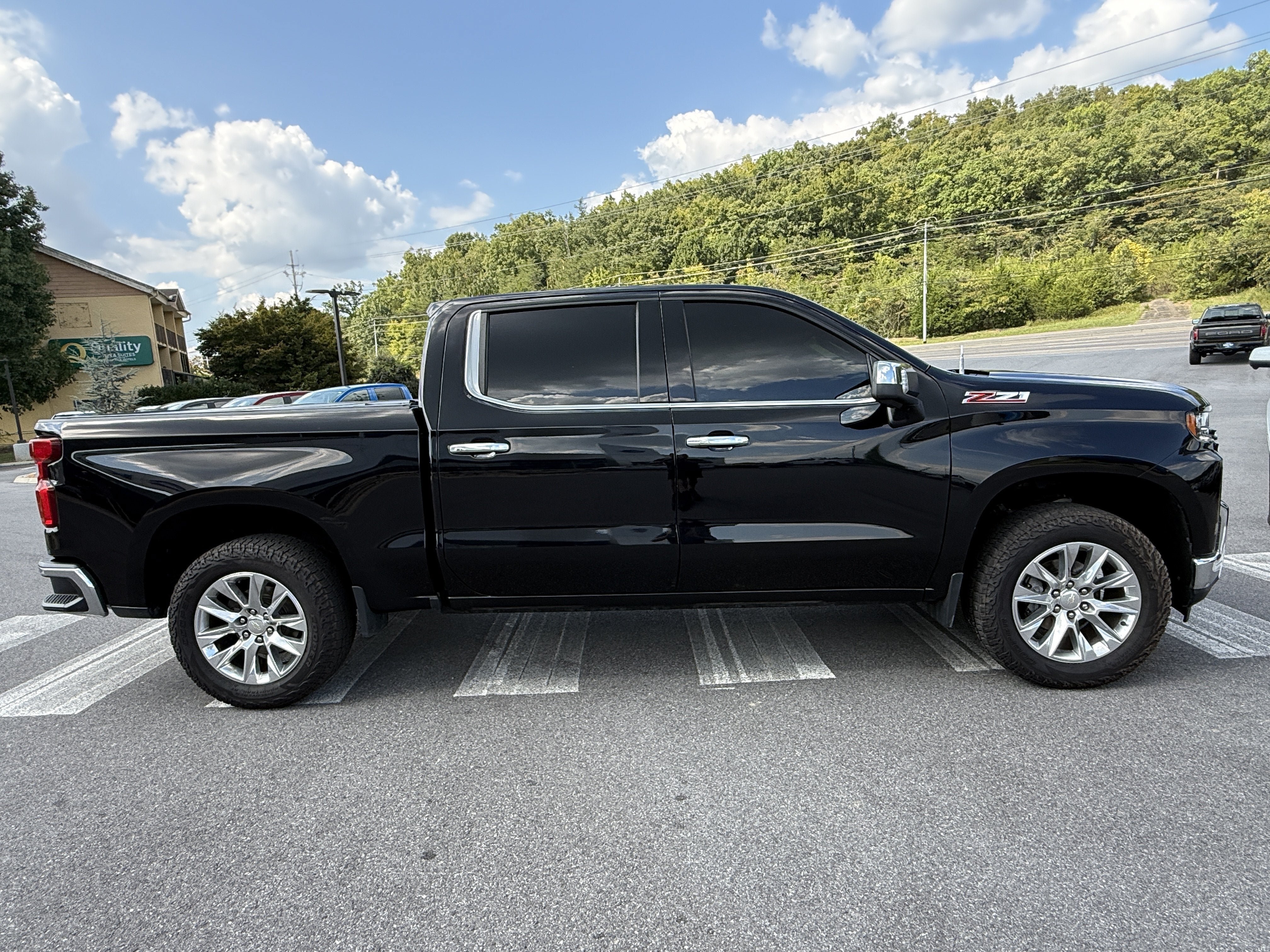 Used 2021 Chevrolet Silverado 1500 LTZ AWD/4WD image 5