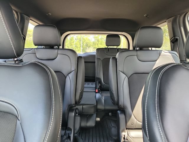 Used 2023 Jeep Grand Cherokee L Laredo RWD image 34