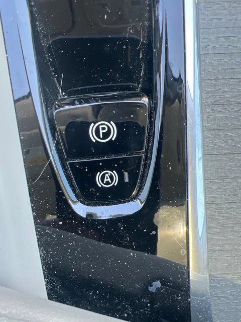 Certified 2025 Volvo XC60 T8 Ultra AWD/4WD image 18