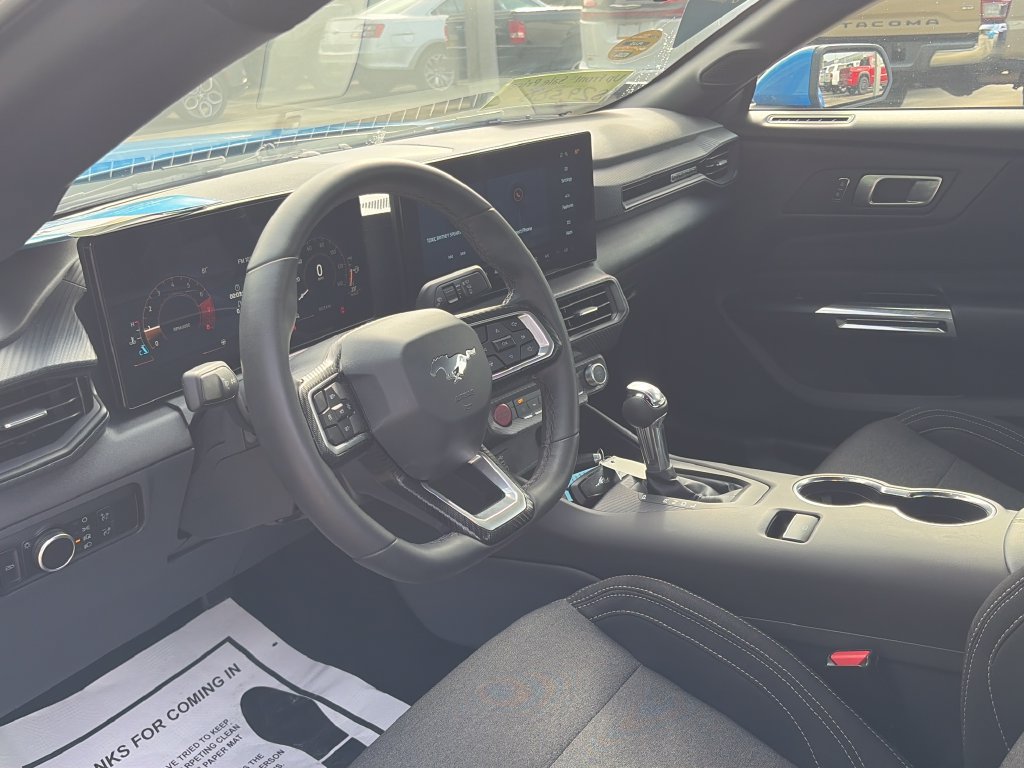 Used 2025 Ford Mustang Coupe RWD image 12