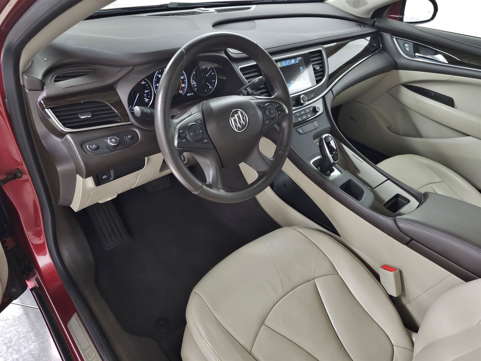 Used 2018 Buick LaCrosse Essence w/ Sun and Shade Package FWD image 13