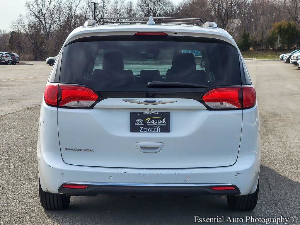 Used 2019 Chrysler Pacifica Touring-L w/ Advanced Safetytec Group image 5