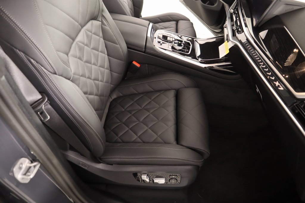 New 2025 BMW X7 xDrive40i w/ M Sport Package image 15