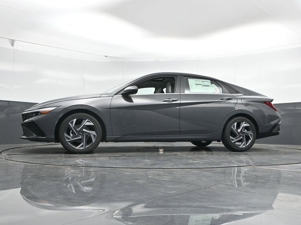 Certified 2025 Hyundai Elantra Limited image 52