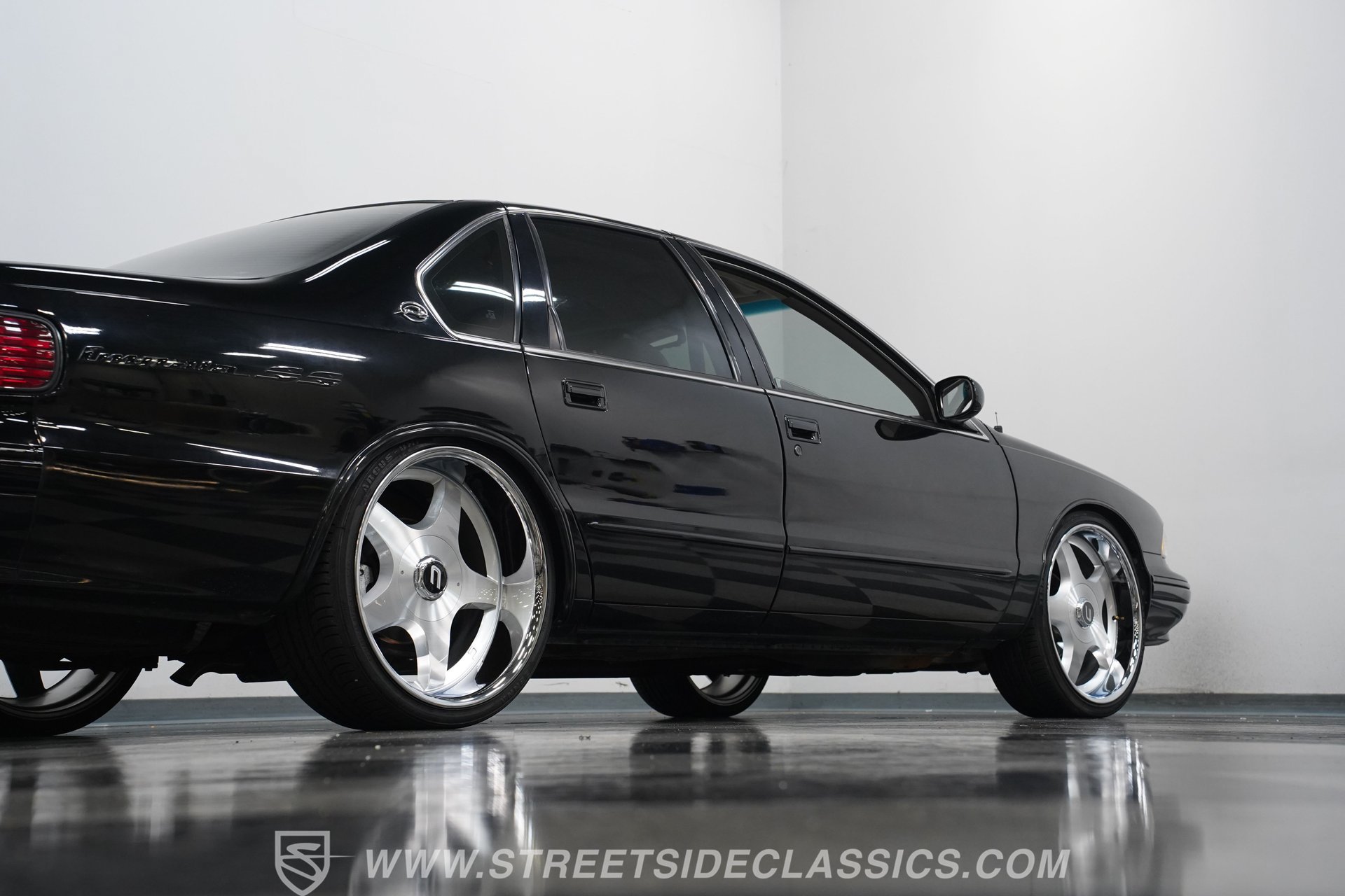 Used 1996 Chevrolet Impala SS RWD image 28