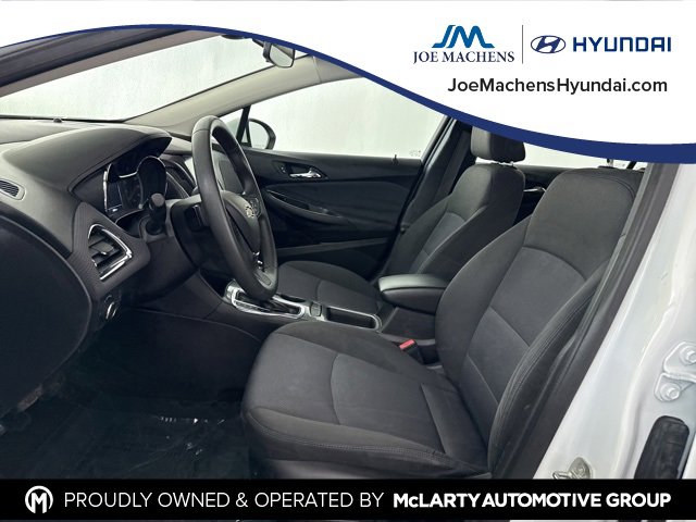 Used 2018 Chevrolet Cruze LT w/ Convenience Package image 24