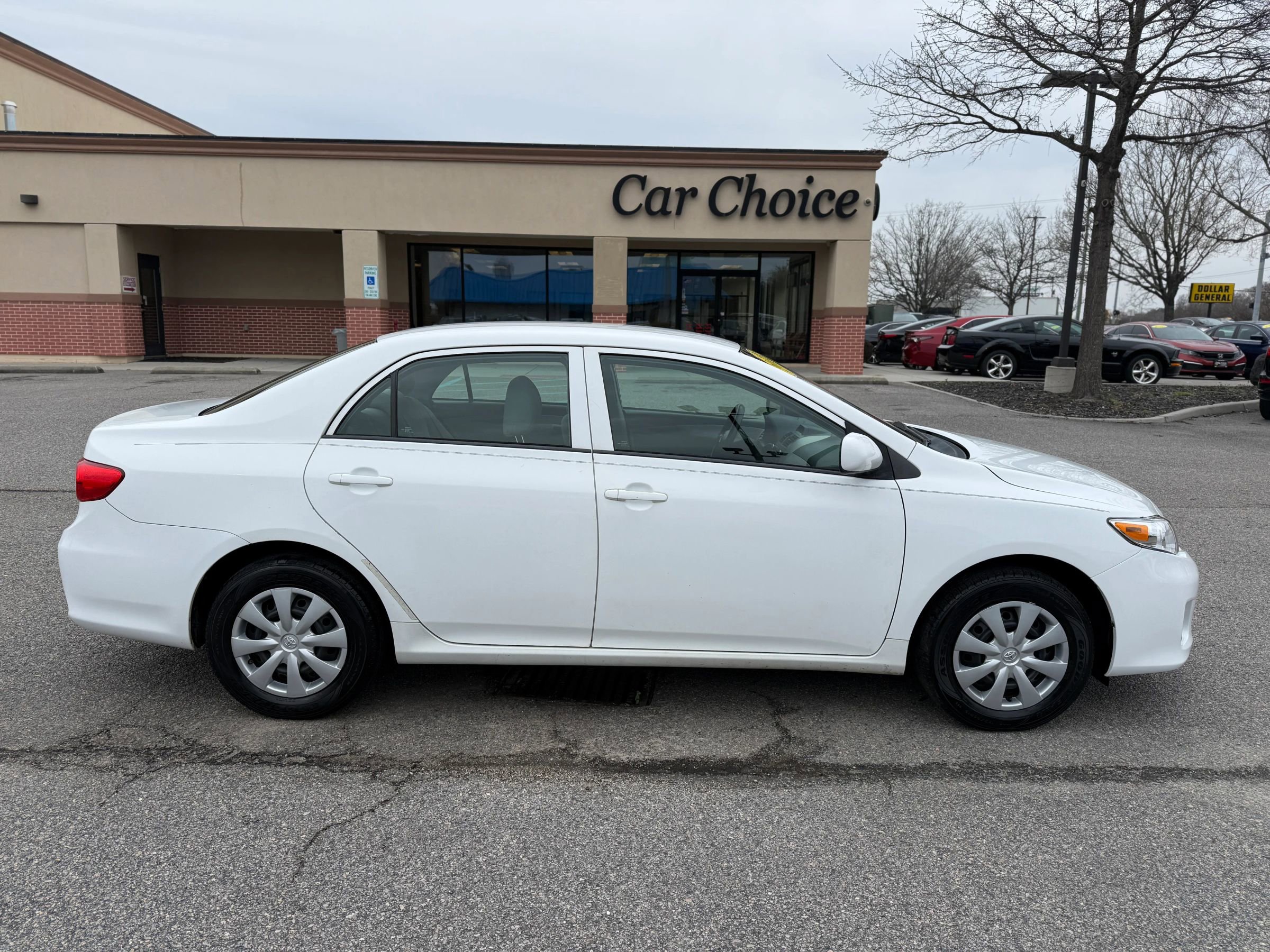 Used 2013 Toyota Corolla L FWD image 6