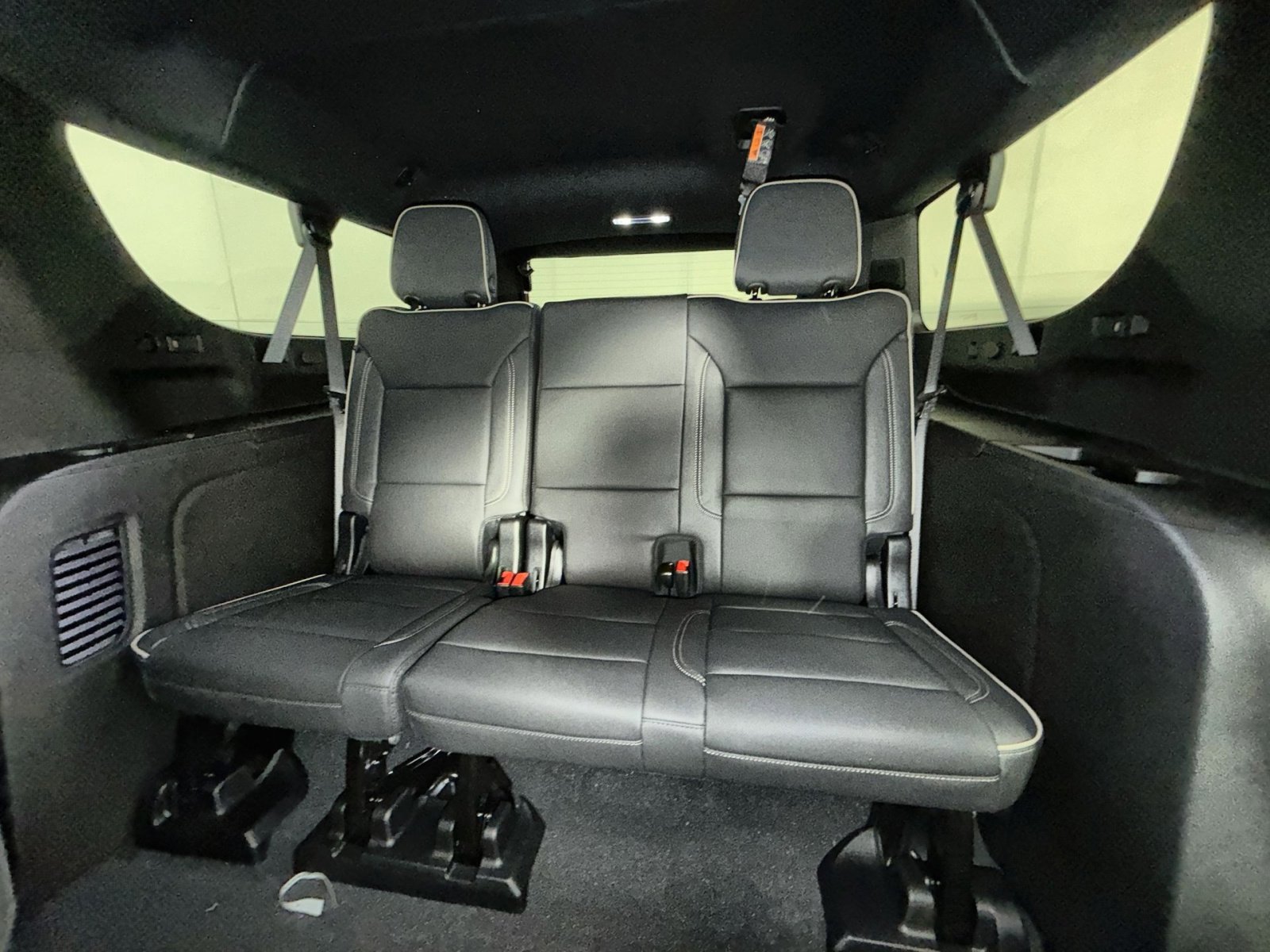 New 2026 GMC Yukon XL Elevation image 25