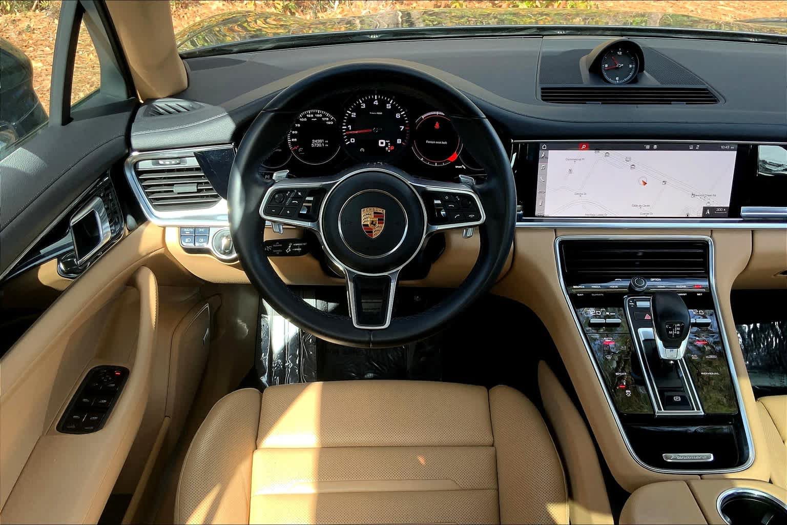 Used 2018 Porsche Panamera RWD image 6
