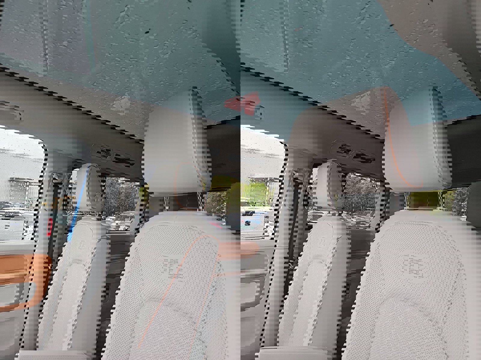 Used 2025 Volkswagen ID. Buzz 1st Edition image 15